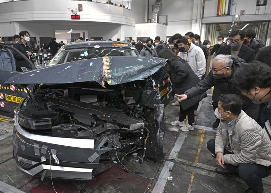 Half of the hood of the Ioniq 5 SUV is crushed after a crash test. [HYUNDAI MOTOR]