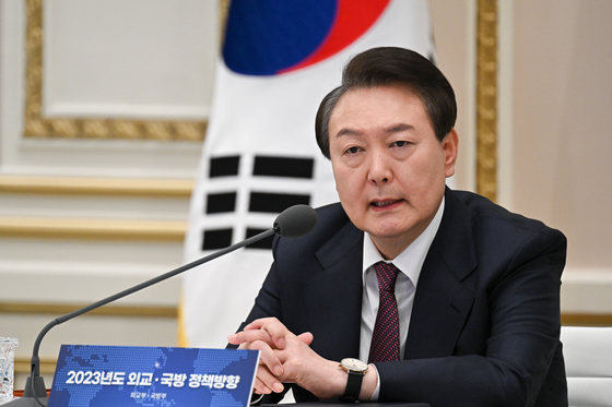President Yoon Suk Yeol speaks at a joint briefing by the foreign and defense ministries at the Blue House in Jongno District, central Seoul on Wednesday morning. [YONHAP]