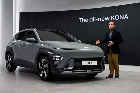 Hyundai Motor CEO Chang Jae-hoon unveils the all-new Kona SUV at an online event on Wednesday. [HYUNDAI MOTOR] 