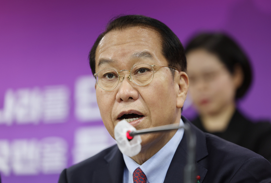 Unification Minister Kwon Young-se speaks with the press in Seoul on Friday. [YONHAP]