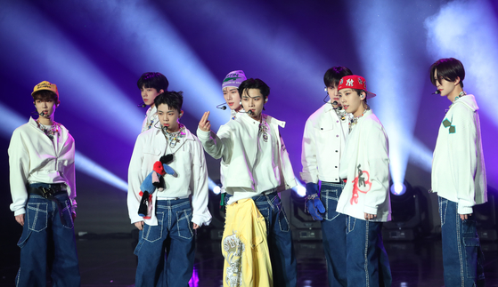 Boy band 8TURN performs its lead track "TIC TAC" during its debut showcase on Jan. 30 at the Ilchi Art Hall in Gangnam District, southern Seoul. [NEWS1] 