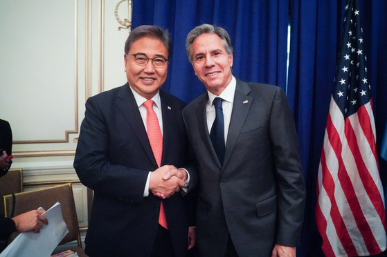 Foreign Minister Park Jin, left, with U.S. Secretary of State Antony Blinken, in Washington D.C. on Sept. 23, 2022.[YONHAP] 