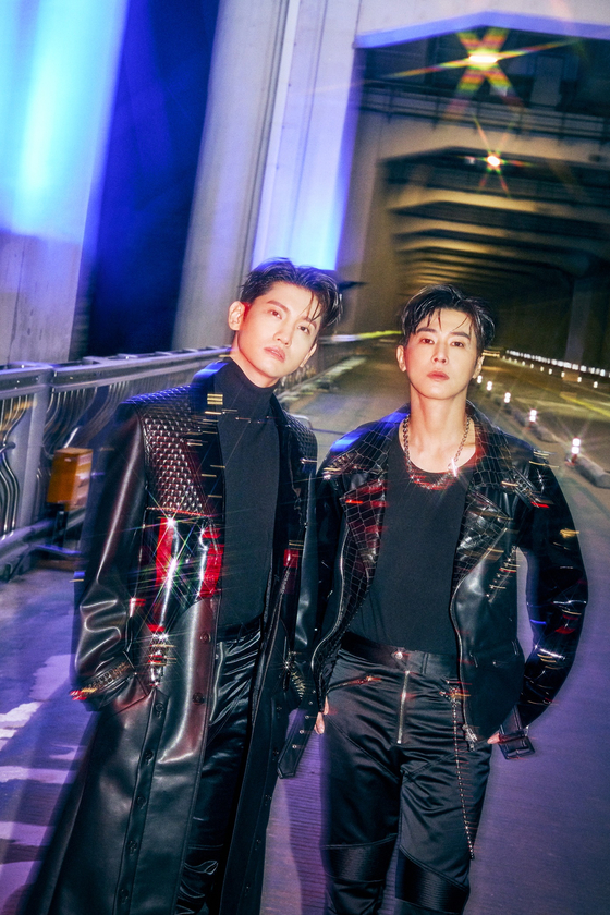 Group image for the Boy band TVXQ's latest single, ″Parallel Parallel″ [SM ENTERTAINMENT]