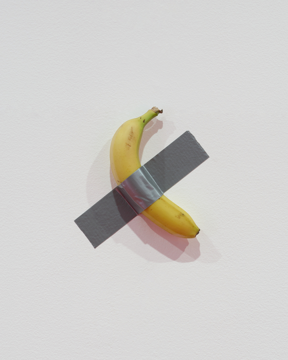 ″Comedian″ (2019) by Maurizio Cattelan, a fresh banana duct-taped to a wall, is now on view as part of the artist's solo exhibition ″WE″ at the Leeum Museum of Art in Yongsan District, central Seoul. [MAURIZIO CATTELAN, LEEUM]