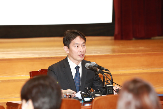 Financial Supervisory Service Gov. Lee Bok-hyun speaks at a press event held in Yeouido, western Seoul, on Monday. [FSS]