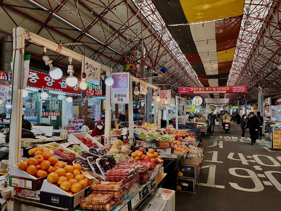 Seoul Jungang Market in Jung District, central Seoul [LEE JIAN]