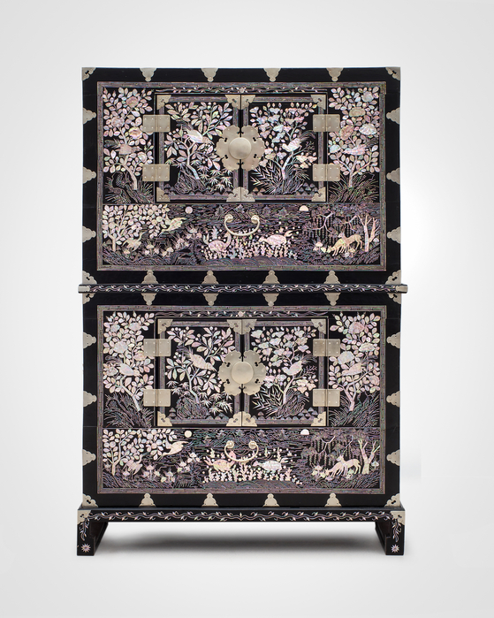 A black najeon (lacquerware inlaid with mother-of-pearl) clothing chest, which was gifted by King Gojong to Emperor Nicholas II of Russia for his coronation ceremony in 1896, will be revealed for the first time in 127 years at a special exhibit organized at the Kremlin Museums in Moscow. [MOSCOW KREMLIN MUSEUMS]