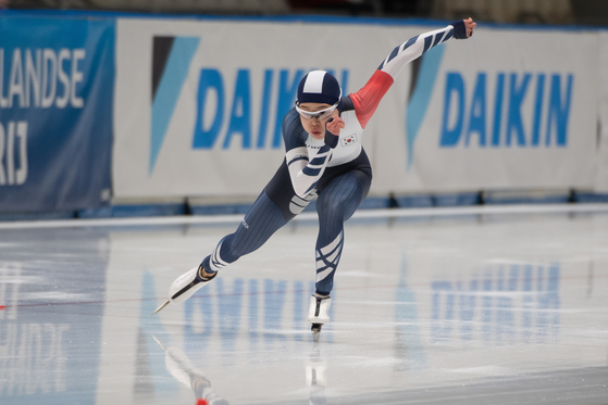 Kim Min-sun of Korea in action during the women's 500 meters at the ISU Speed Skating World Cup in Tomaszow Mazowiecki, Poland on Feb.10 [EPA]