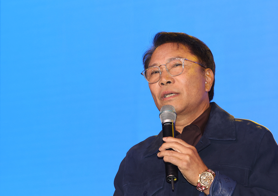 Lee Soo-man, founder of SM Entertainment, during a forum held on Feb. 14 at the Seoul Grand Hyatt Hotel in central Seoul [YONHAP]