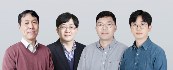 Researchers at Samsung Electronics' Samsung Advanced Institute of Technology research center [SAMSUNG ELECTRONICS]