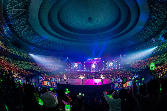Boy band NCT Dream selama leg Jepang dari tur dunia mereka yang sedang berlangsung 