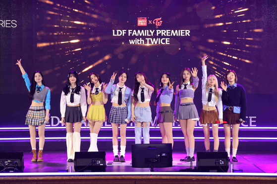 Girl group Twice at its fan meet and greet hosted by Lotte Duty Free [LOTTE DUTY FREE]