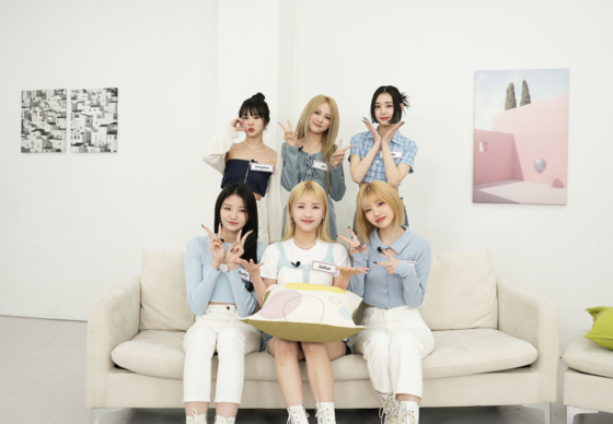Girl TRI.BE sat down with the Korea JoongAng Daily to reflect on their second debut anniversary and answer questions from the group’s fans, dubbed TRUE, from around the world. [LEE JI-MIN]