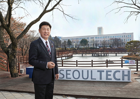 Lee Dong-hoon, president of Seoul National University of Science & Technology, hopes to create more opportunities for international students to land jobs in Korea after graduation. [PARK SANG-MOON]