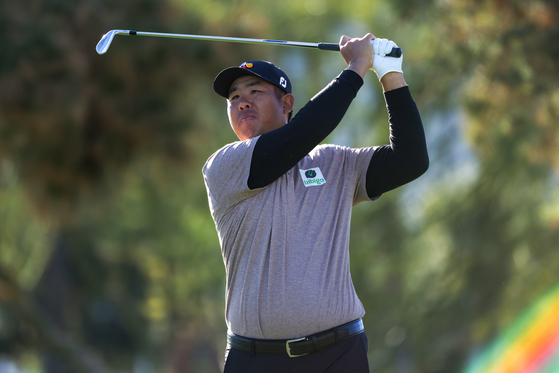 An Byeong-hun plays his shot from the 12th tee during the third round of The American Express at PGA West La Quinta Country Club in La Quinta, California on Jan. 21.  [GETTY IMAGES]