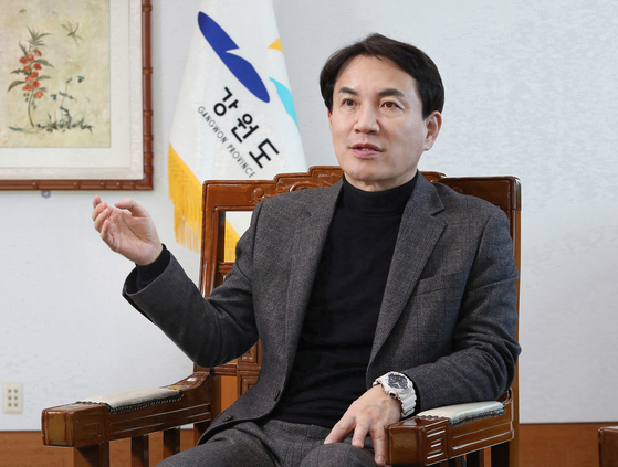 Gangwon Gov. Kim Jin-tae has big plans to put his home province under the global spotlight this year. [PARK SANG-MOON] 