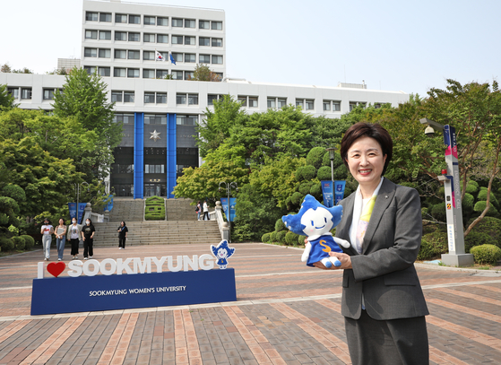 “There’s still a lot of work to do for women’s universities,” says Sookmyung Women’s University President Chang Yun-keum — "still a lot of loopholes to close.” [PARK SANG-MOON]