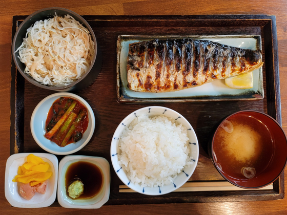 A meal with grilled mackerel sold at Geumbok Sikdang [GEUMBOK SIKDANG]
