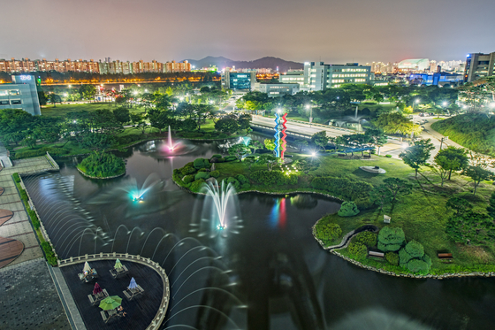 An arial view of the school’s iconic Duck Pond [KAIST]