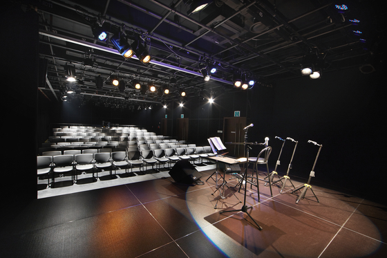 A studio on the Daehak-ro Campus where various shows are held every month [HONGIK UNIVERSITY]
