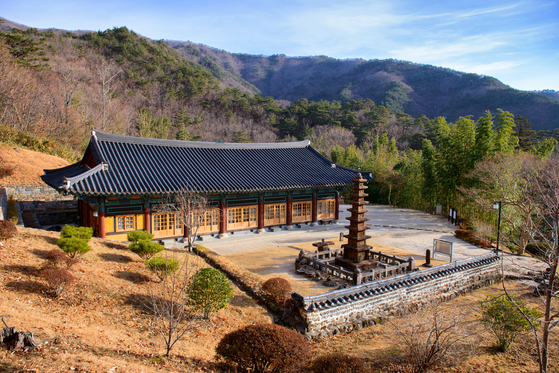 The Multi-story Stone Pagoda of Daewon Temple [CULTURAL CORPS OF KOREAN BUDDHISM]