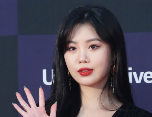 Sujin, a former member of girl group (G)I-DLE left the group after rumors spread of her smoking and drinking as a minor went viral online. [NEWS1]