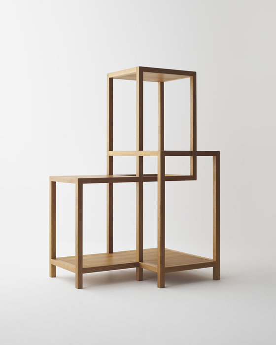 A modern version of a Joseon-era (1392-1910) sabangtakja, a four-shelf open etagere (a piece of furniture with a number of open shelves for displaying ornaments.) This furniture will be exhibited at the Korean Craft Show “Shift Craft,” which has been organized as part of this year’s Milan Furniture Fair in Italy in April. [KIM YOON-KWAN]
