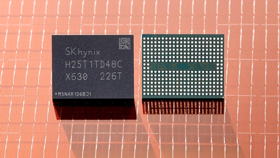 SK hynix' 238-layer 512-gigabyte NAND Flash memory chip [SK HYNIX]