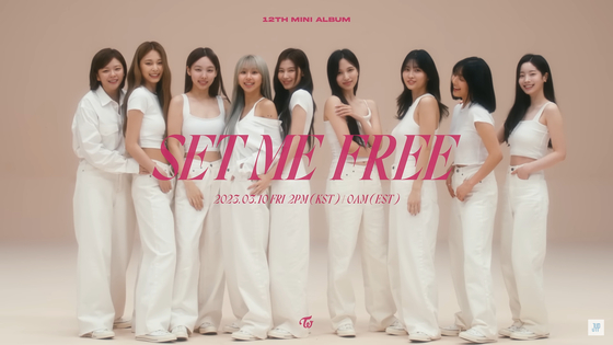 Members of girl group Twice pose with no makeup on in the group's teaser for its latest dance track "Set Me Free." [SCREEN CAPTURE]