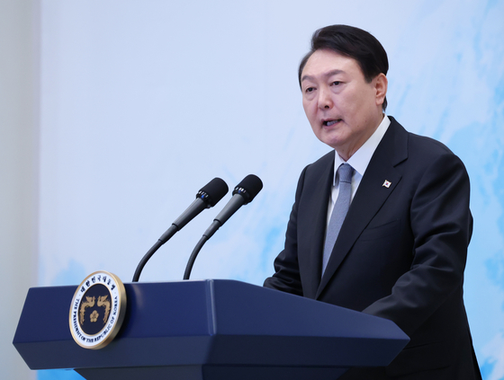 President Yoon Suk Yeol speaks at a luncheon with CEOs of companies who promoted job creation at the Blue House in central Seoul Tuesday. [JOINT PRESS CORPS]