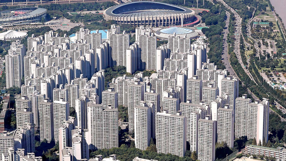 Apartment complexes in southern Seoul’s Jamsil [NEWS1]