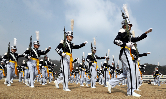 Air Force cadets march during a commencement ceremony at the Korea Air Force Academy in Cheongju, North Chungcheong, on Feb. 24. [YONHAP]