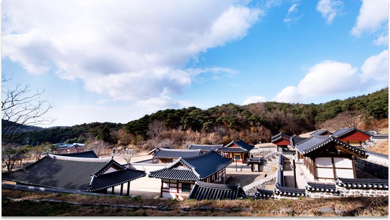 Munheonseowon Confucian Academy keeps the long history of Confucianism back from the Goryeo Dynasty. [SEOCHEON COUNTY]