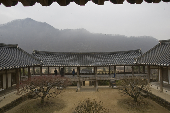 Hahoe Village in Andong has been the ancestral seat of the Pungsan Ryu clan since the end of Goryeo Dynasty (918-1392). [JOONGANG SUNDAY] 