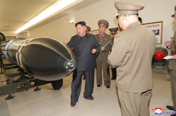 North Korean leader Kim Jong-un guides the country's nuclear weaponization project on Tuesday. [KOREAN CENTRAL NEWS AGENCY]