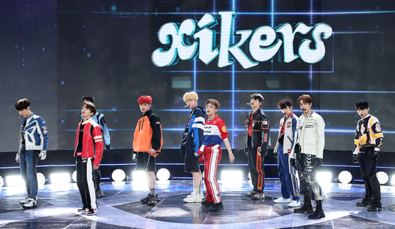 Boy band xikers performs its debut lead track "Tricky House" during Wednesday's showcase. [KQ ENTERTAINMENT]
