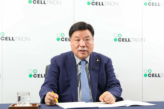 Celltrion founder and chairman Seo Jung-jin speaks about his plan for the company during a press conference Wednesday, a day after returning to the management. [CELLTRION]