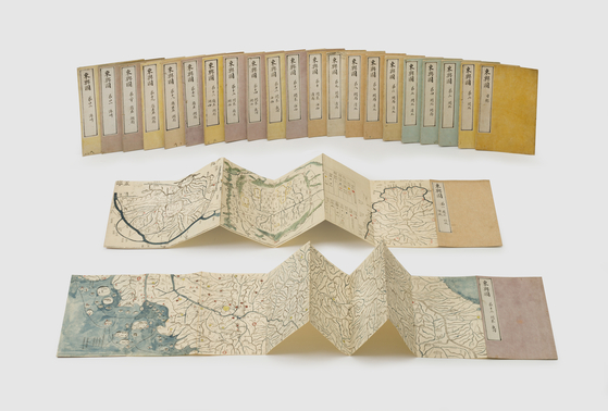The returned Daedongyeojido consists of 23 sheets - 22 that feature different sections of the map and one catalog. [CHA]