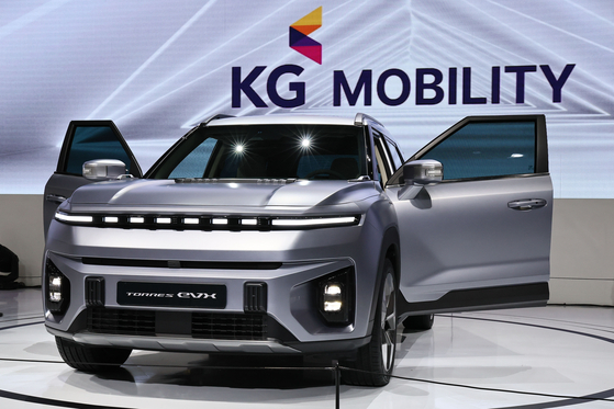KG Mobility displayed the EVX, the electric version of its Torres mid-size SUV. [KIM JONG-HO]
