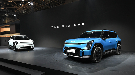 EV9s, Kia's second pure electric vehicle, are on display at the Seoul Mobility Show, which kicks off on March 31 at Kintex, Gyeonggi. [KIA]