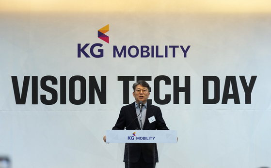 KG Mobility Chairman Kwak Jea-sun speaks during the ″Vision Tech Day″ event held at Kintex, Gyeonggi, on Tuesday. [KG MOBILITY]