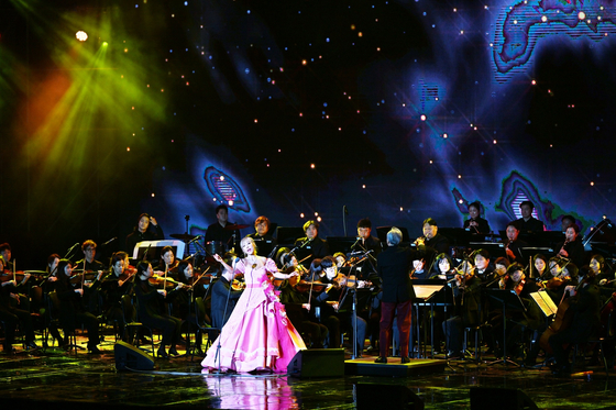 Sumi Jo performs during the K-Culture Night at the Busan Cinema Center Wednesday night. [YONHAP]