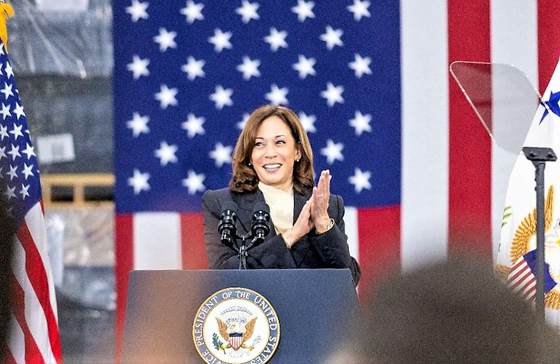 U.S. Vice President Kamala Harris speaks during her visit to Hanwha Solutions' solar manufacturing facility in Dalton, Georgia. [HANWHA SOLUTIONS]