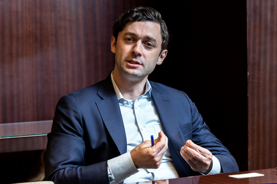 United States Senator Jon Ossoff from Georgia speaks Thursday in an interview with the JoongAng Ilbo and the Korea JoongAng Daily at the Grand Hyatt Seoul hotel. [JANG JIN-YOUNG]