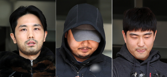 Three suspects in the Gangnam kidnap-murder case appear before the press for the first time while being referred to the prosecution on Sunday after their identities were disclosed by police on Wednesday. From left, Lee Kyeong-woo, Hwang Dae-han and Yeon Ji-ho [NEWS1] 