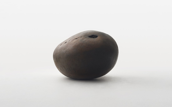 "Empty stone" (2012) by Kim Kwang-woo, as part of "Shift Craft" [KOREA CRAFT AND DESIGN FOUNDATION]
