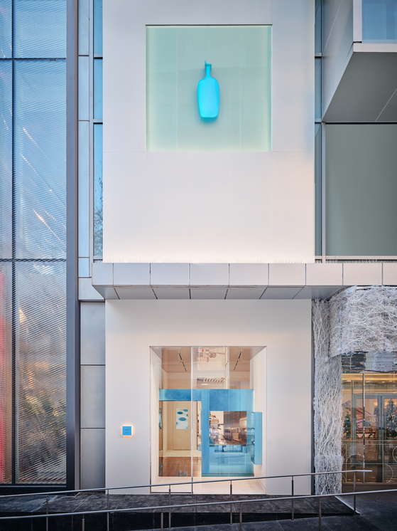 A view of Blue Bottle Coffee's Myeongdong branch, which Teo Yang Studio had taken the helm of designing. [TEO YANG STUDIO]
