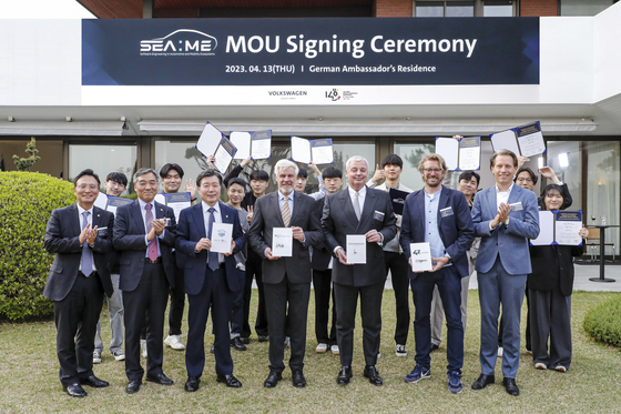 Volkswagen Group Korea signed a memorandum of understanding with a consortium of seven local universities, 42 Wolfsburg and the German Embassy in Korea on April 13 at the embassy building in central Seoul. [VOLKSWAGEN GROUP KOREA]