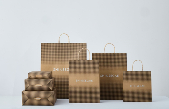 Shinsegae Department Store's eco-friendly shopping bags and packaging made from recycled materials [SHINSEGAE DEPARTMENT STORE]