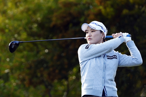Ryu So-yeon plays her shot from the second tee during the first round of the DIO Implant LA Open at Palos Verdes Golf Club in Palos Verdes Estates, California on March 30. [AFP/YONHAP] 